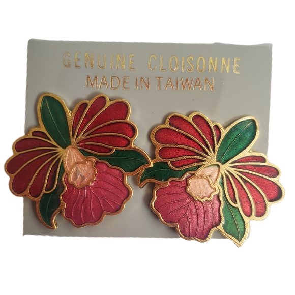 Jewelry - Vintage style Orchid pinch earrings